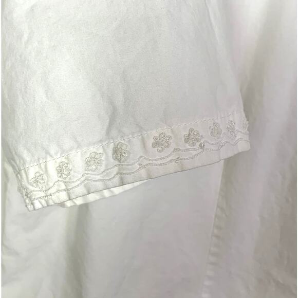 Vintage White Embroidered Short Sleeve Button up, Size XL - Picture 3 of 6